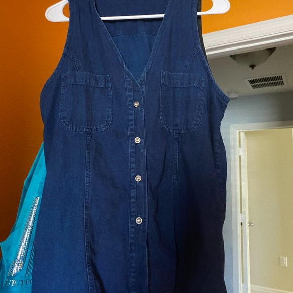 Blue unisex button down. - Picture 1 of 5